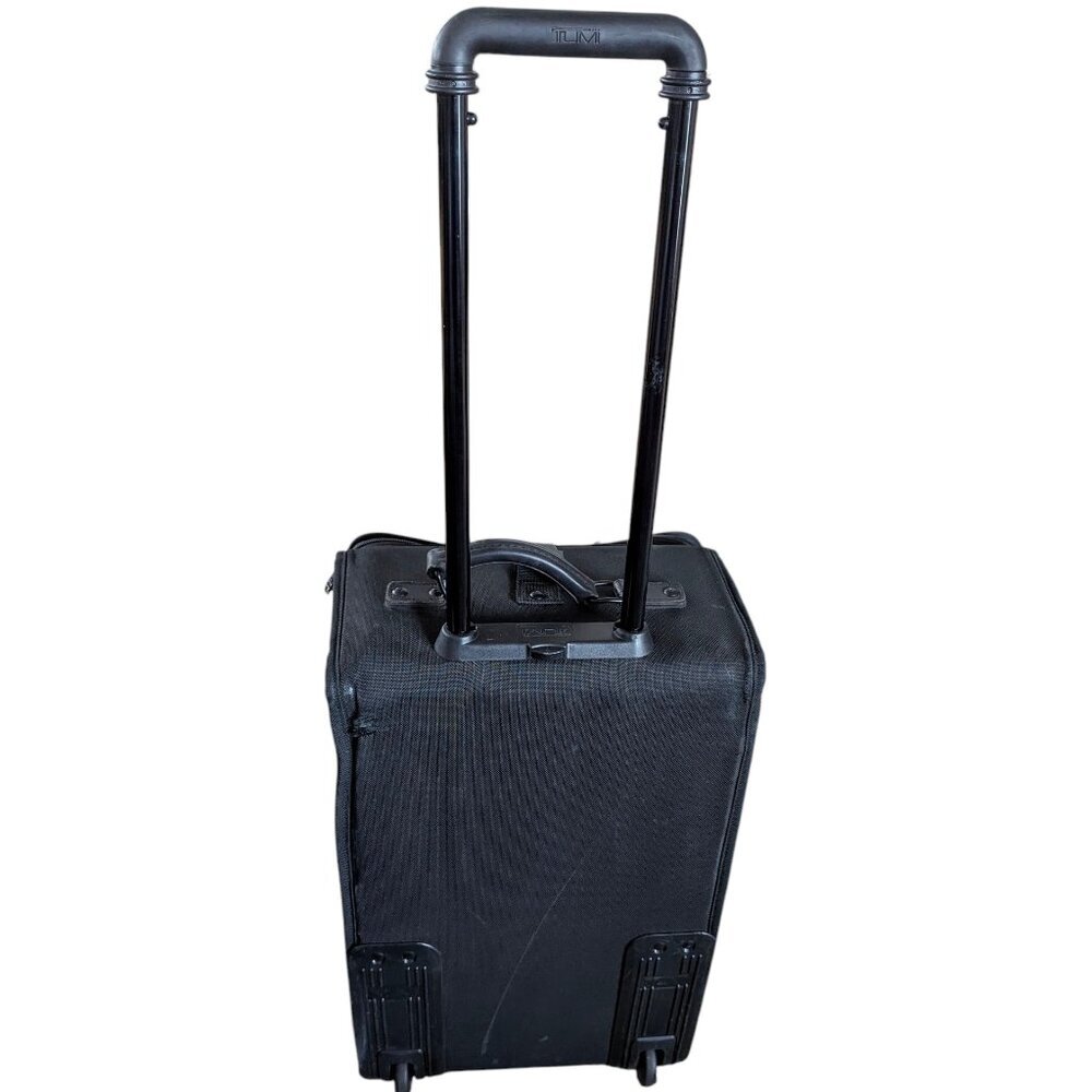 Tumi 23" roller - carry on suitcase - retractable pull handle